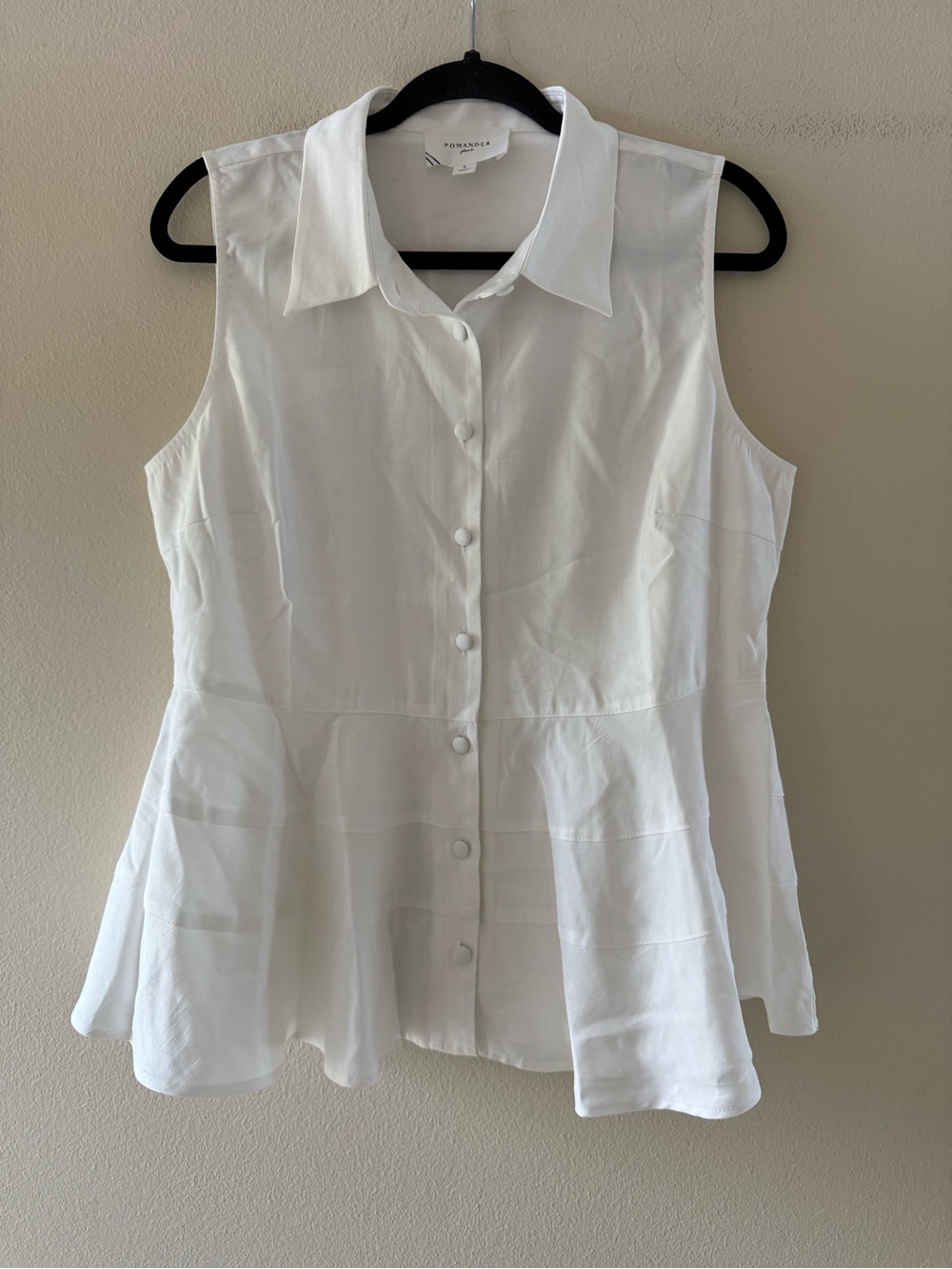 Pomander Place Tuckernuck White Sleeveless Button-Down Peplum Top